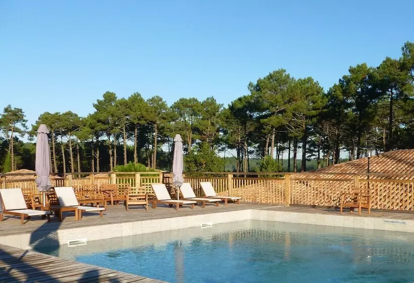 בית מלון כפרי Domaine Du Ferret Restaurant & Spa