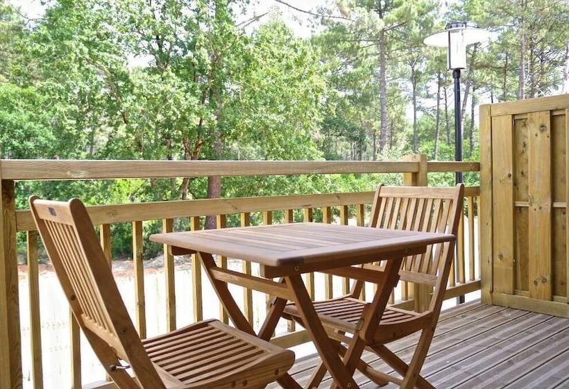 酒店 Domaine Du Ferret Restaurant & Spa