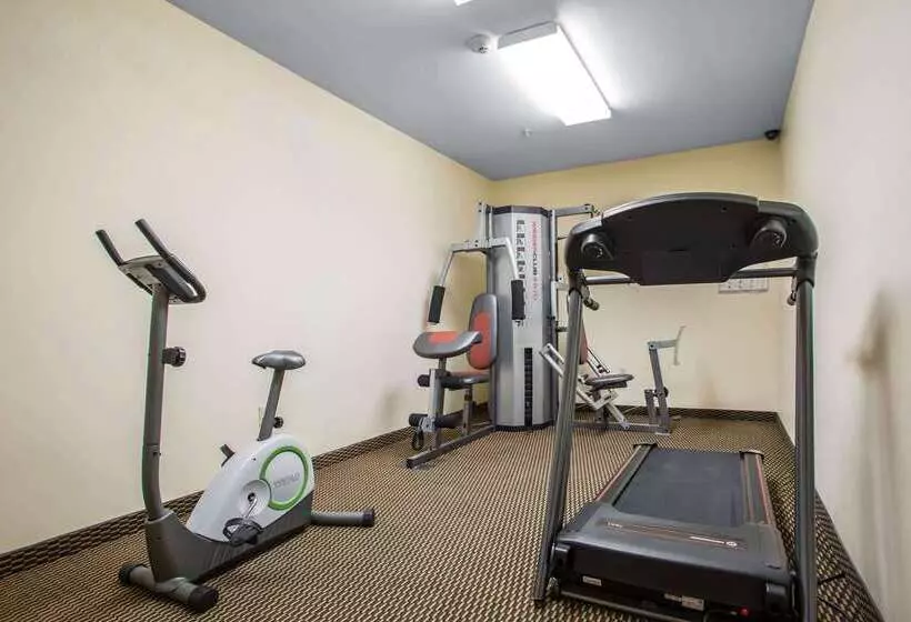 בית מלון כפרי Econo Lodge Harrisburg Hershey