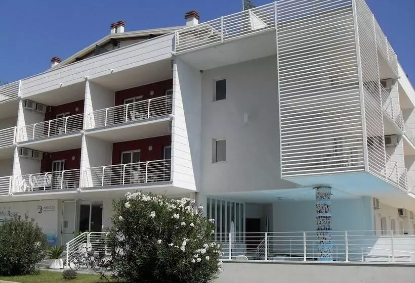 Отель Residence Rosburgo Sea Resort