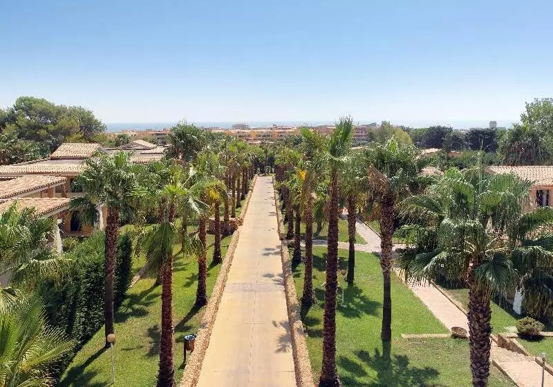 هتل Th Le Castella Baia Degli Dei Village