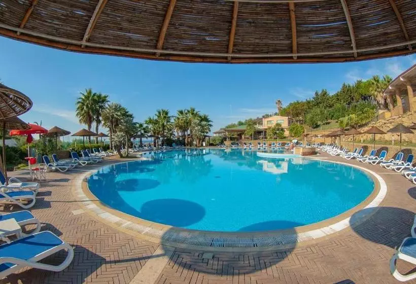 هتل Th Le Castella Baia Degli Dei Village