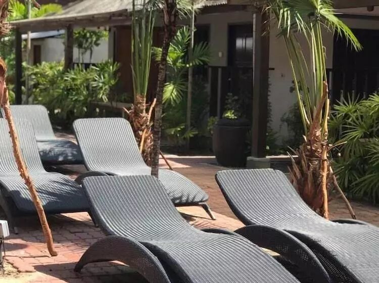 בית מלון כפרי Tropical Resort Langkawi