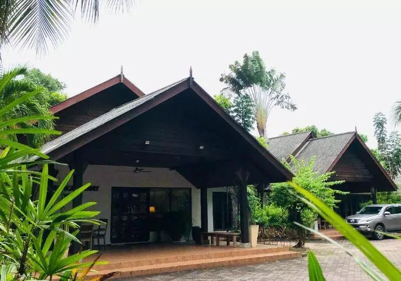בית מלון כפרי Tropical Resort Langkawi