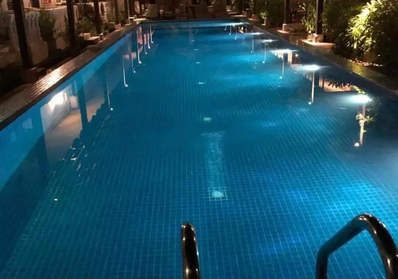 בית מלון כפרי Tropical Resort Langkawi