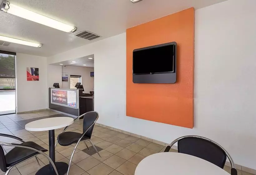 Motel 6 Baton Rouge Southeast