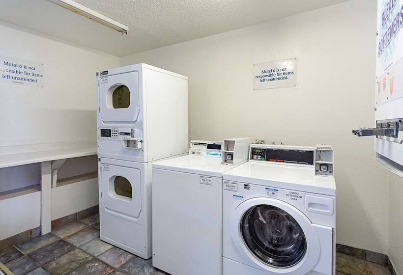 Motel 6 Baton Rouge Southeast