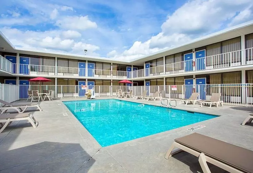 Motel 6 Baton Rouge Southeast