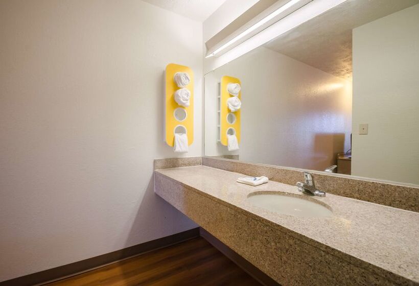 Motel 6 Commerce, Ga