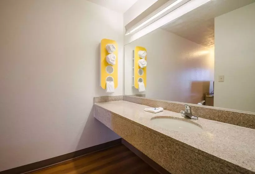 Motel 6 Commerce, Ga