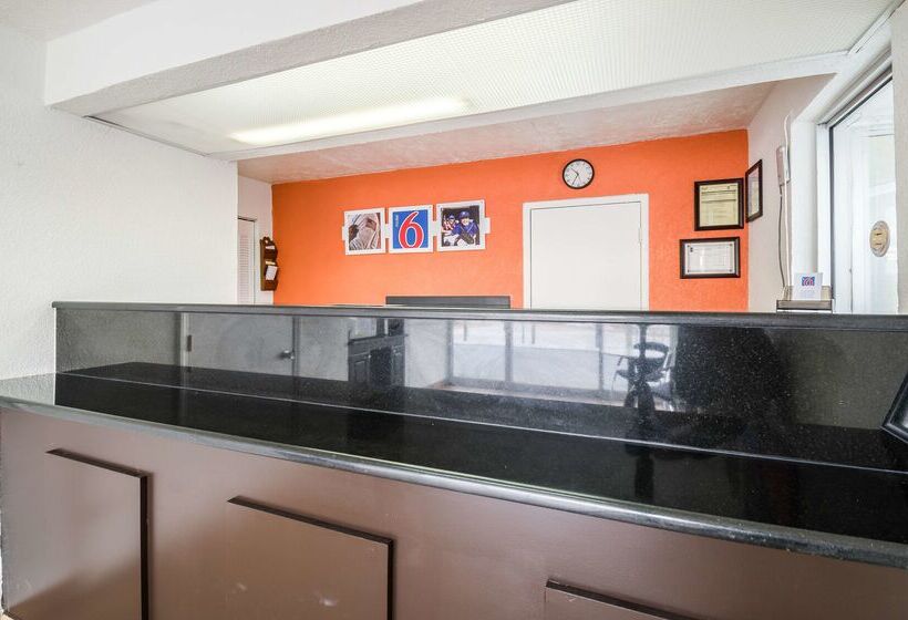 Motel 6 Commerce, Ga