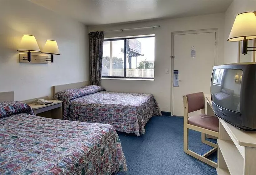 Motel 6 Des Moines South - Airport