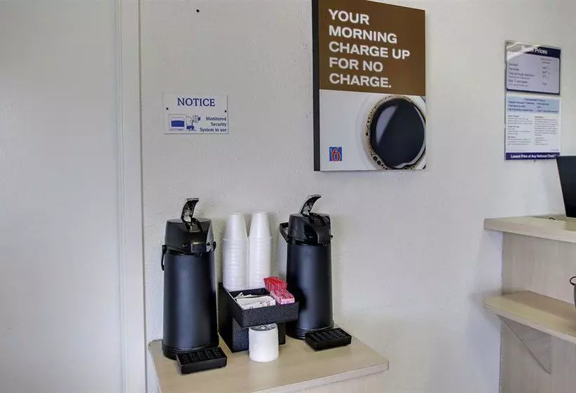 Motel 6 Des Moines South - Airport