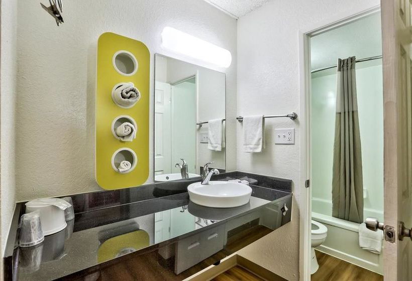 Motel 6 Flagstaff East  Lucky Lane