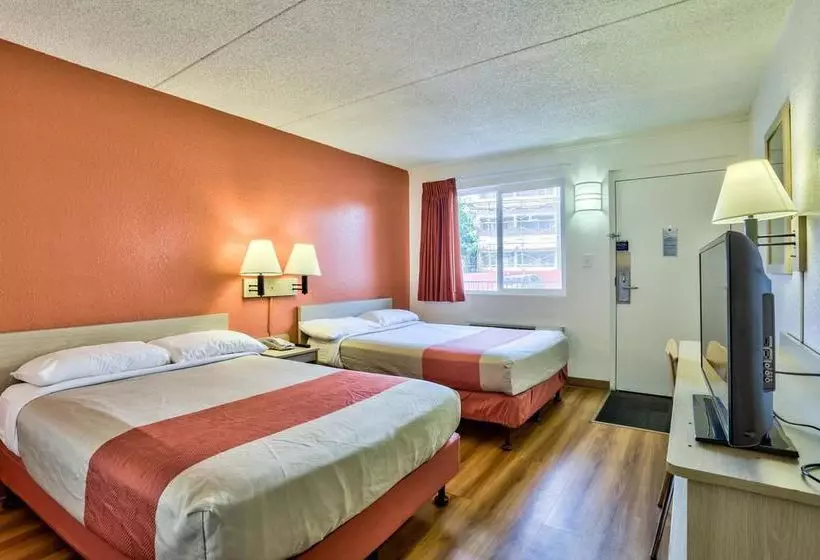 Motel 6 Flagstaff East Lucky Lane