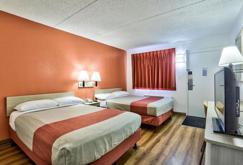 Motel 6 Flagstaff East  Lucky Lane