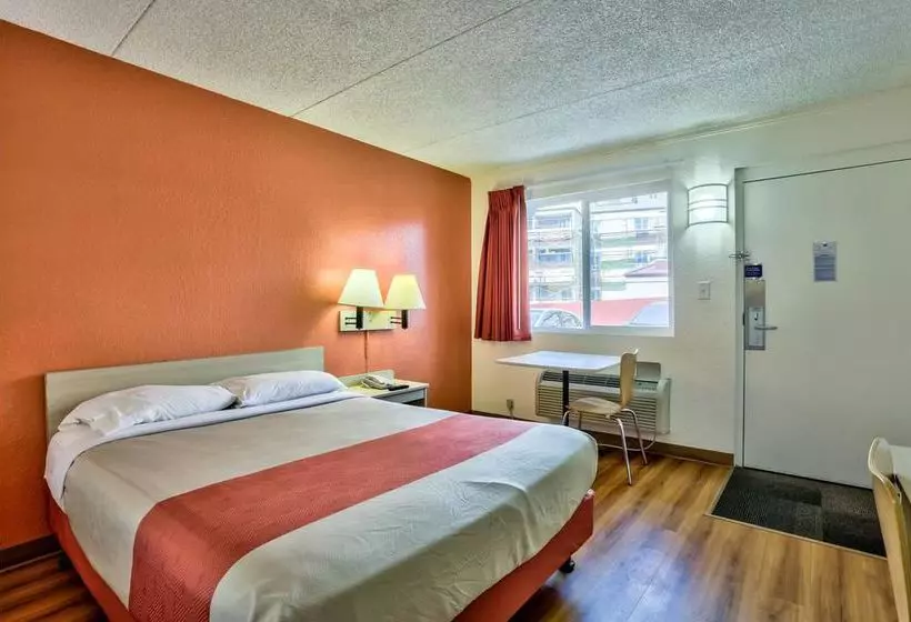 Motel 6 Flagstaff East Lucky Lane