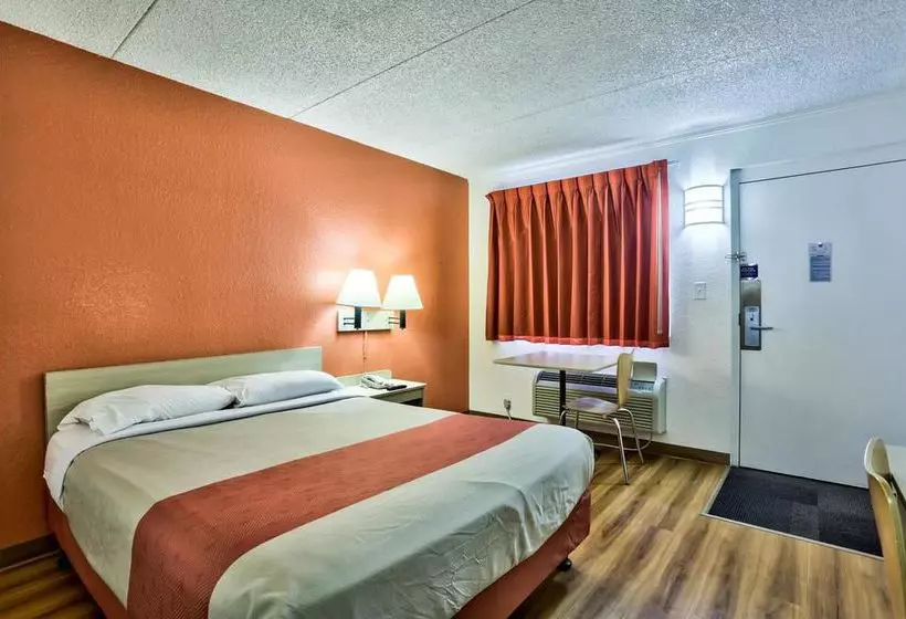 Motel 6 Flagstaff East Lucky Lane