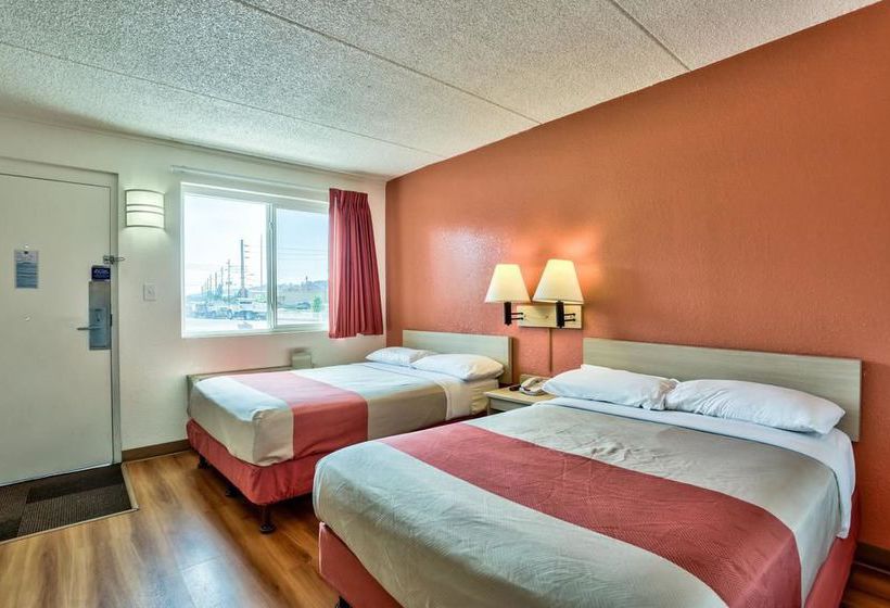 Motel 6 Flagstaff East  Lucky Lane