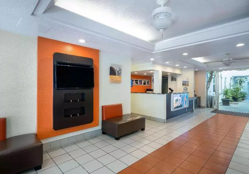 Motel 6 San Diego, Ca   Downtown