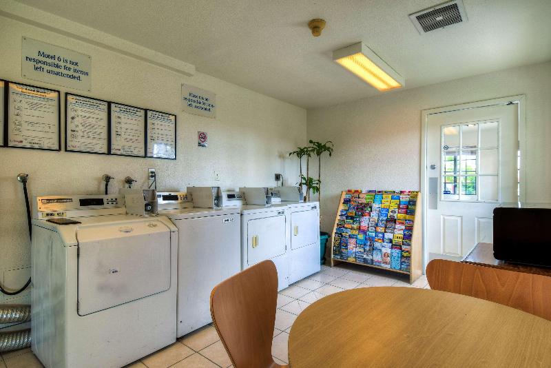 Motel 6escondido, Ca