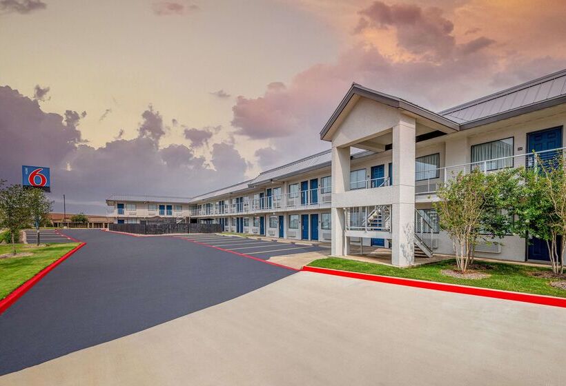 Motel 6euless, Tx  Dallas