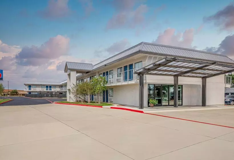 Motel 6euless, Tx  Dallas