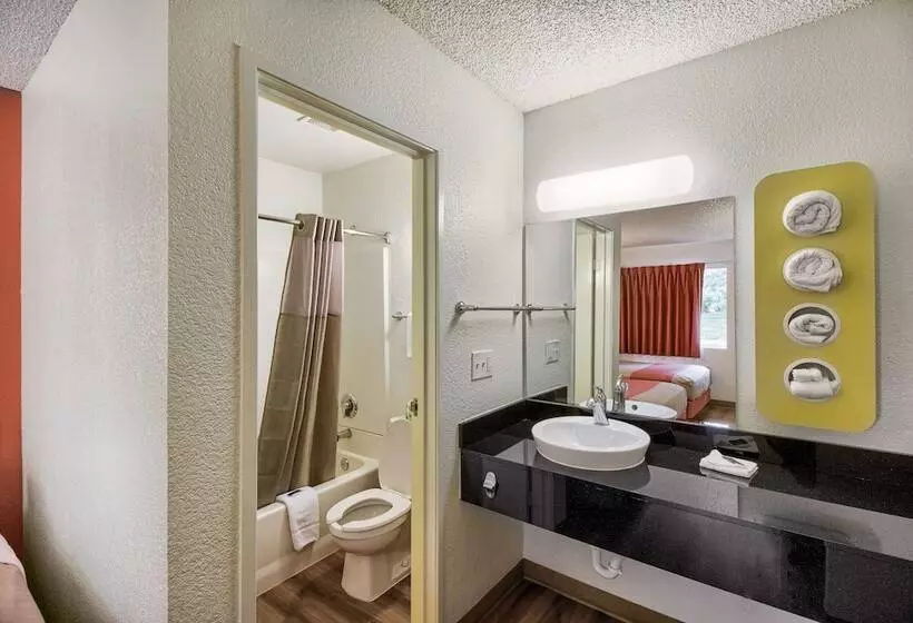 Motel 6 Everett, Wa  South