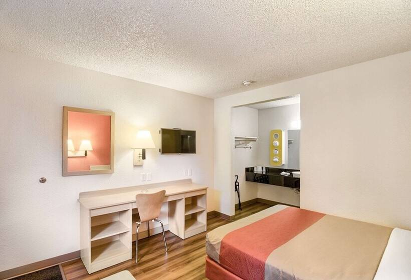 Motel 6 Everett, Wa South