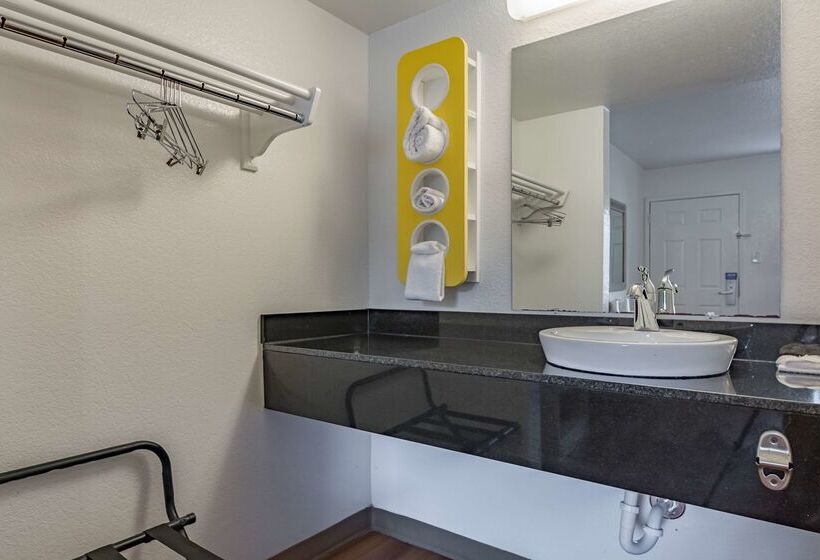 Motel 6 Ft. Pierce, Fl