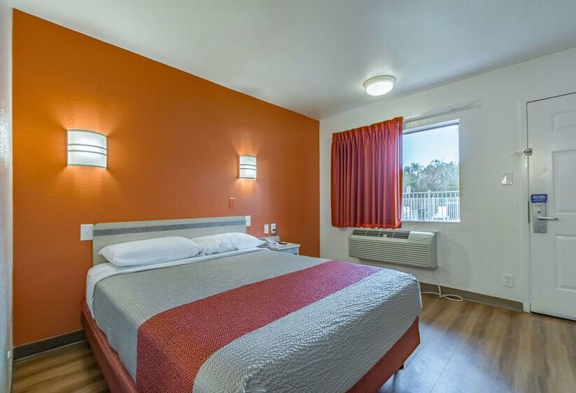 Motel 6 Ft. Pierce, Fl