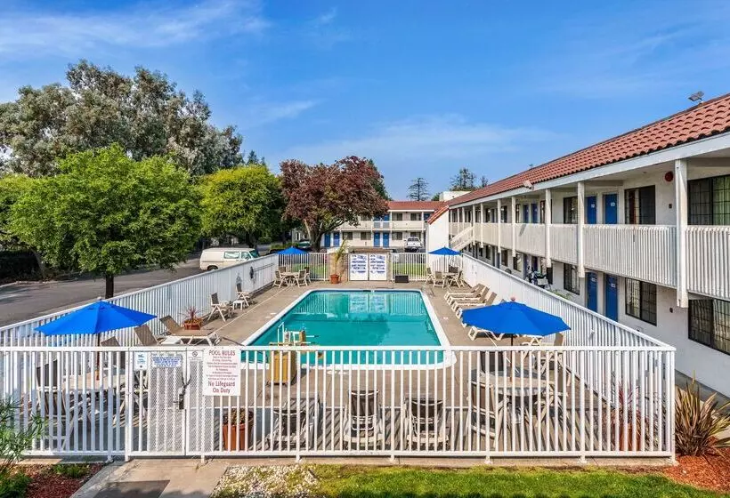 מוטל Park Inn By Radisson, Petaluma