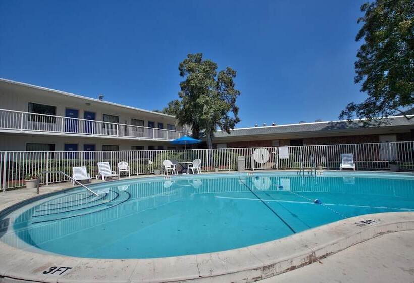 Motel 6tallahassee, Fl  Downtown