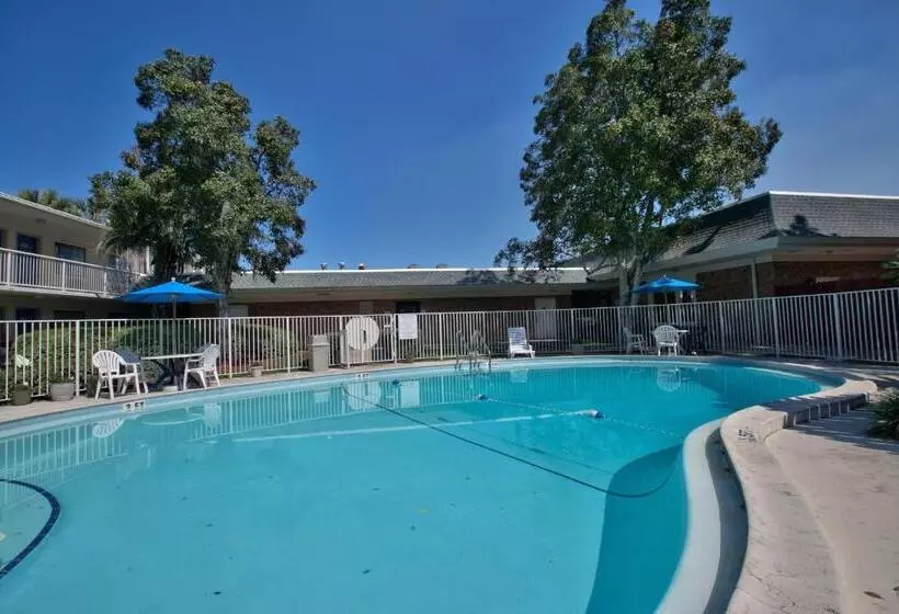 Motel 6tallahassee, Fl Downtown