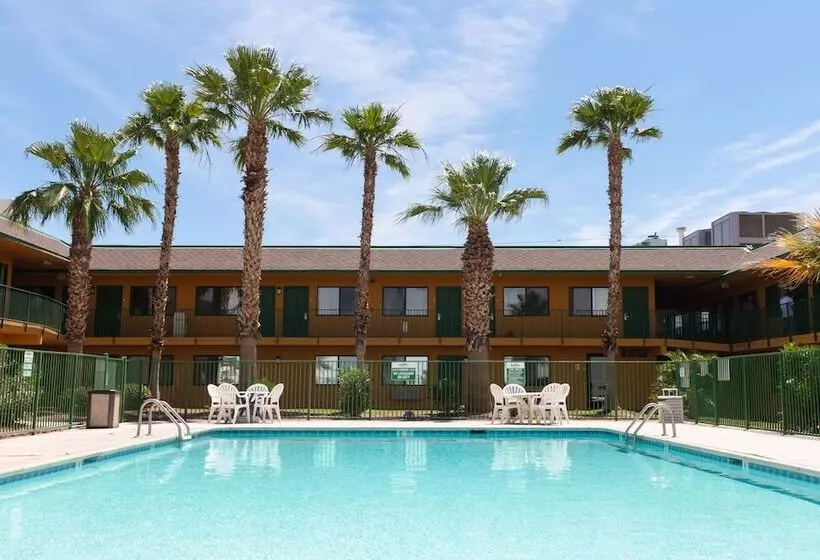 汽车旅馆  Budgetel Inn & Suites