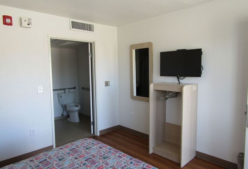 Мотель Budgetel Inn & Suites