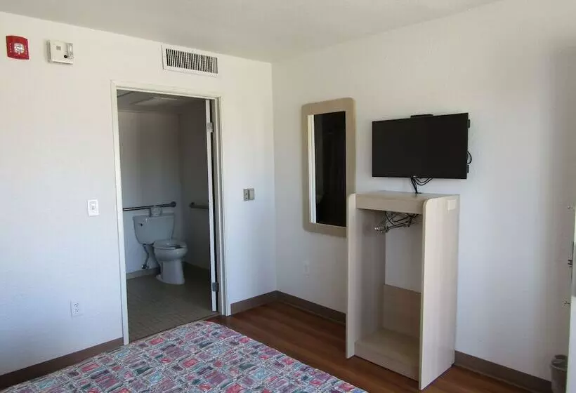 汽车旅馆  Budgetel Inn & Suites