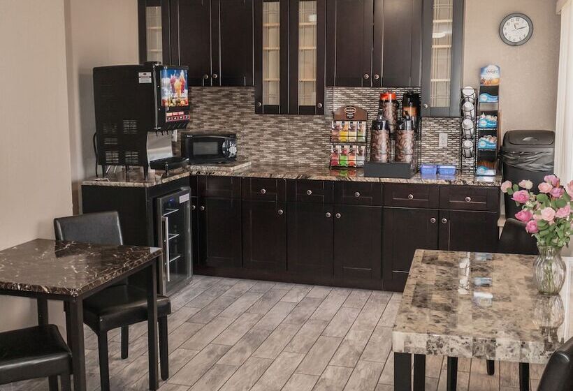 Мотель Budgetel Inn & Suites