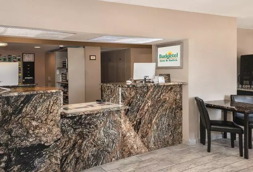 汽车旅馆  Budgetel Inn & Suites