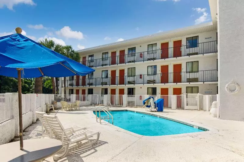 汽车旅馆 Econo Lodge