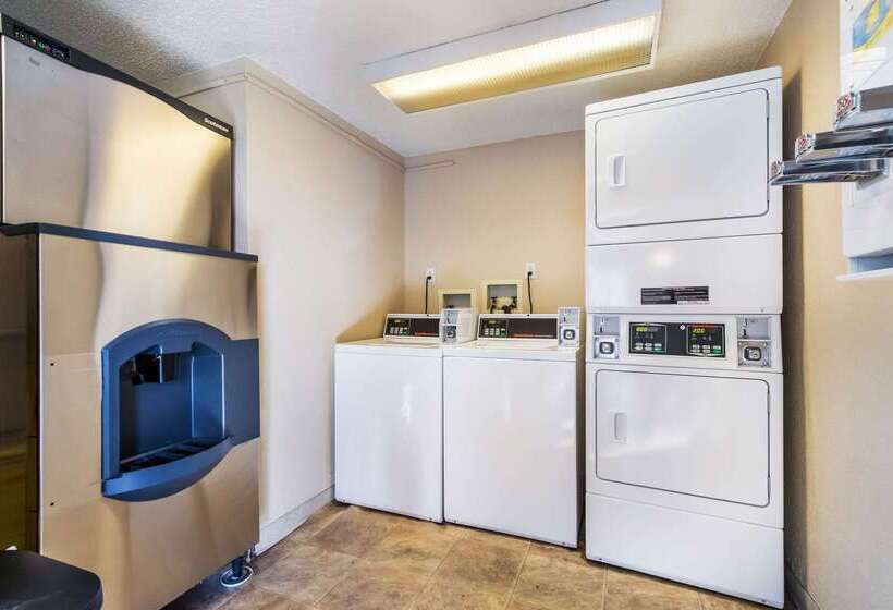 فندق على الطريق Rodeway Inn Near Hall Of Fame