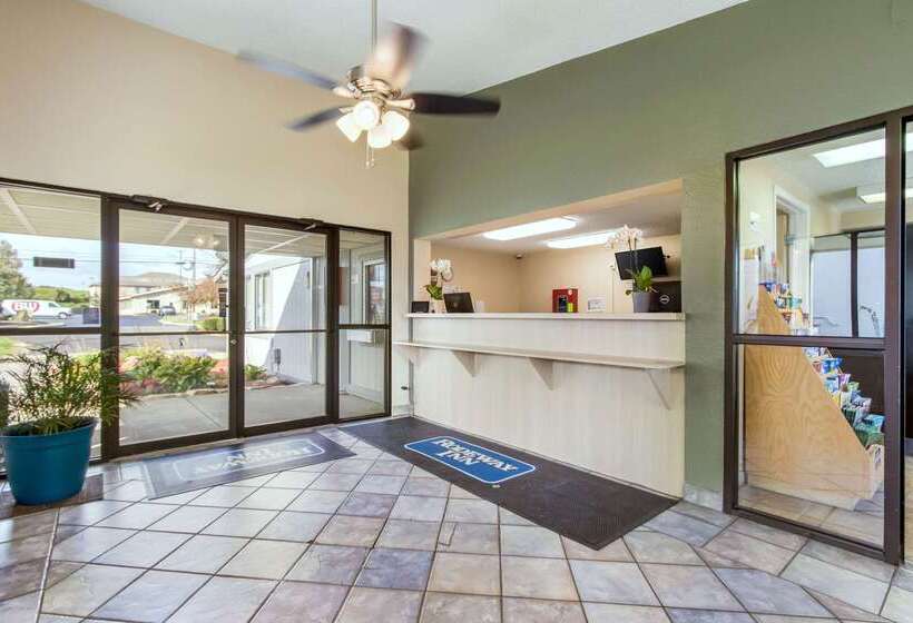 فندق على الطريق Rodeway Inn Near Hall Of Fame