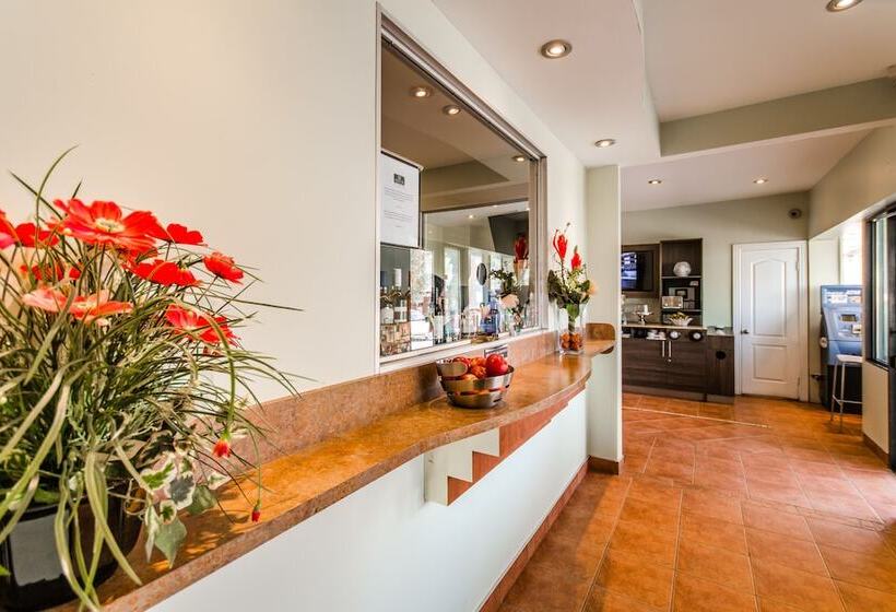 Olux Hotel Motel Suites