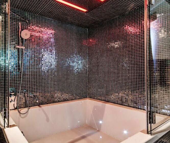 Olux Hotel Motel Suites