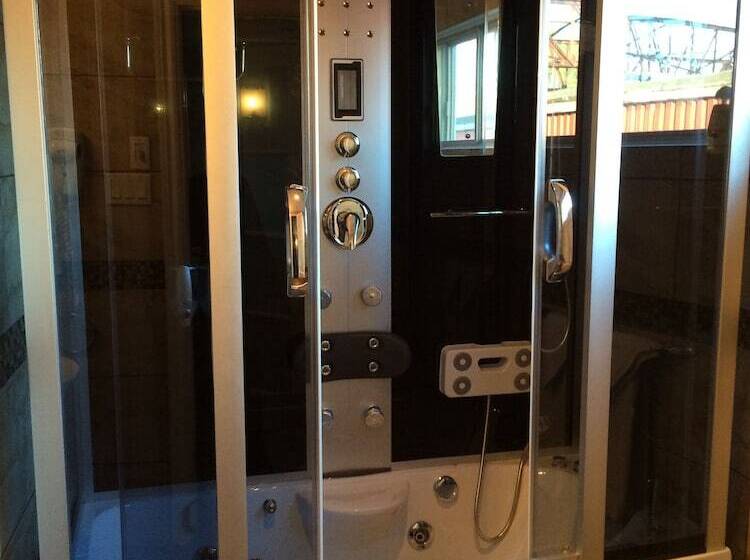 Olux Hotel Motel Suites