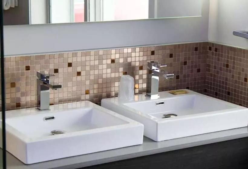 Olux Hotel Motel Suites