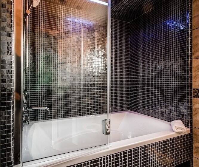 Olux Hotel Motel Suites