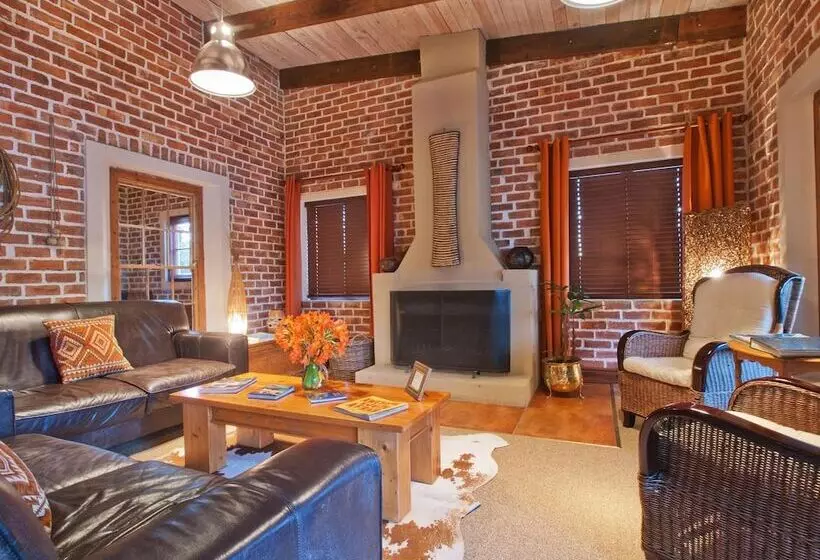 بنسيون At The Woods Guest House