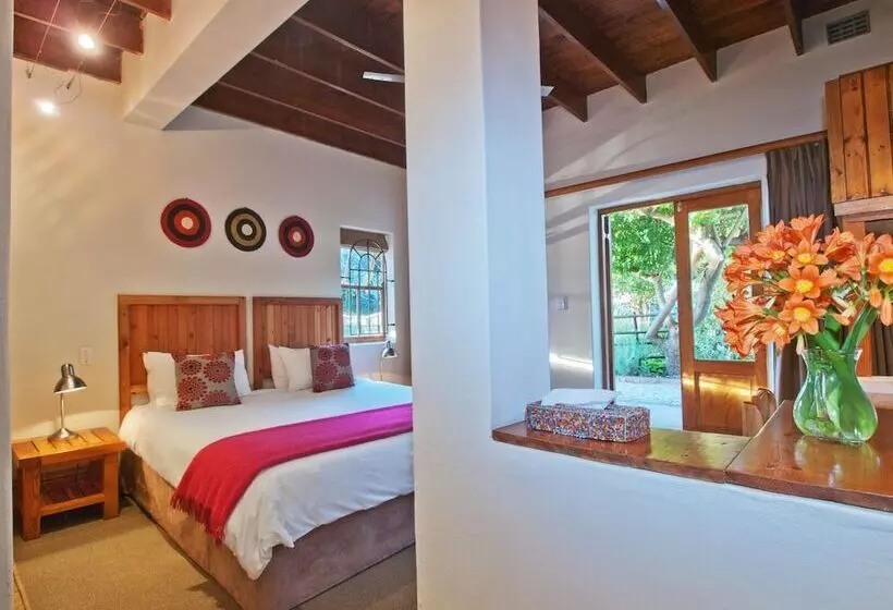 بنسيون At The Woods Guest House