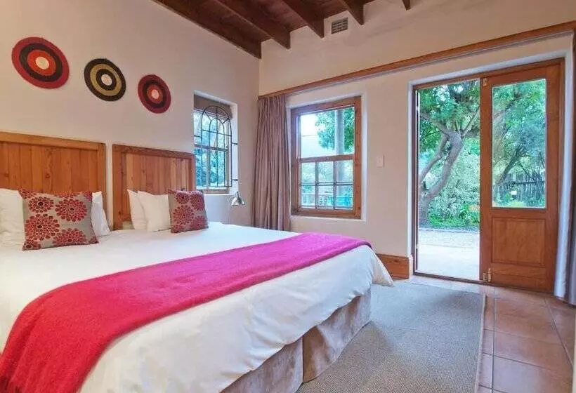 بنسيون At The Woods Guest House